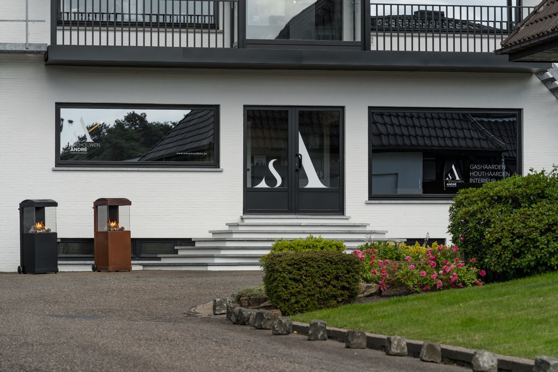 Schouwen André, specialist in gashaarden, houthaarden en interieur.